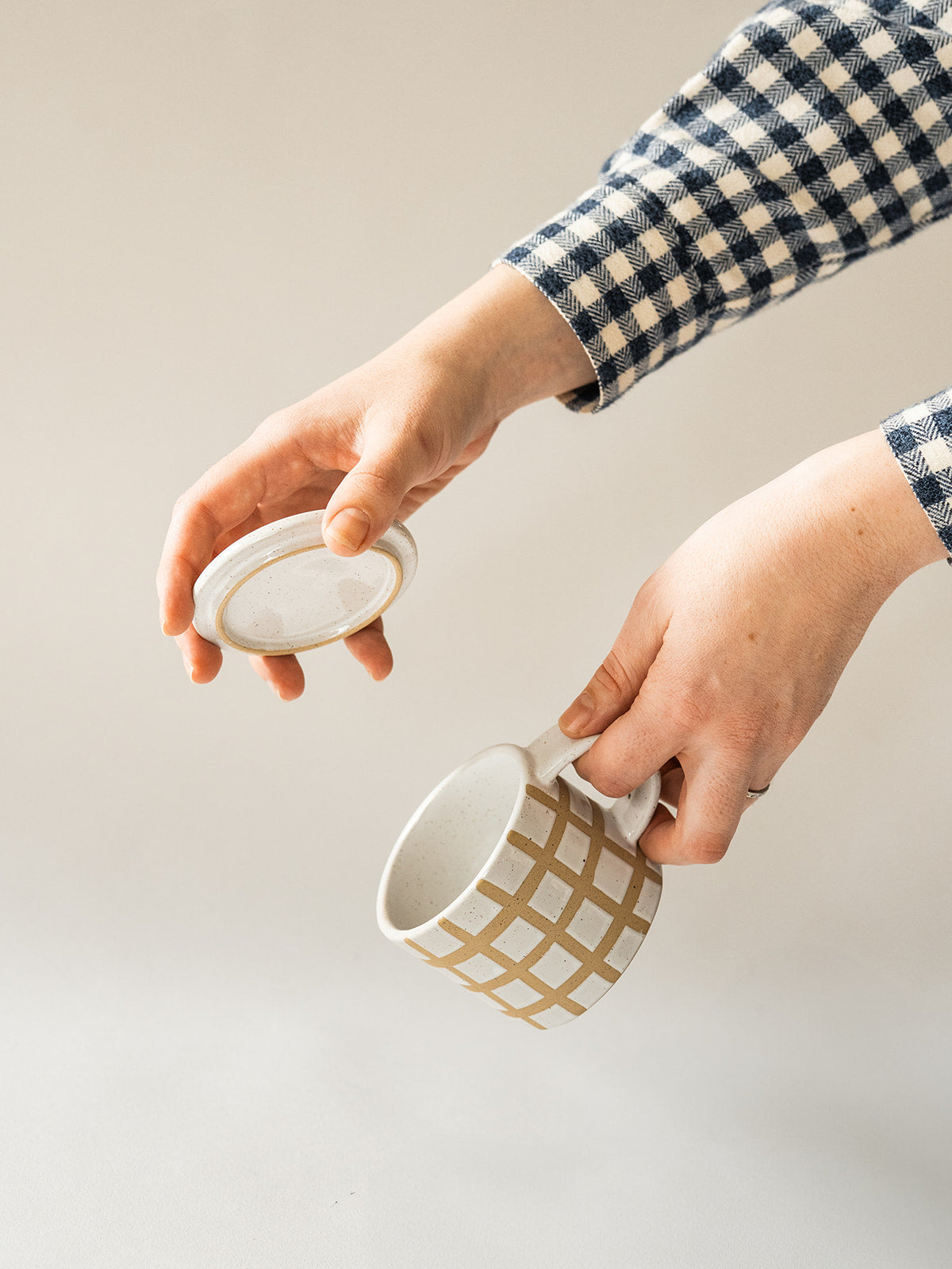 Speckle Grid Mug with Lid S2