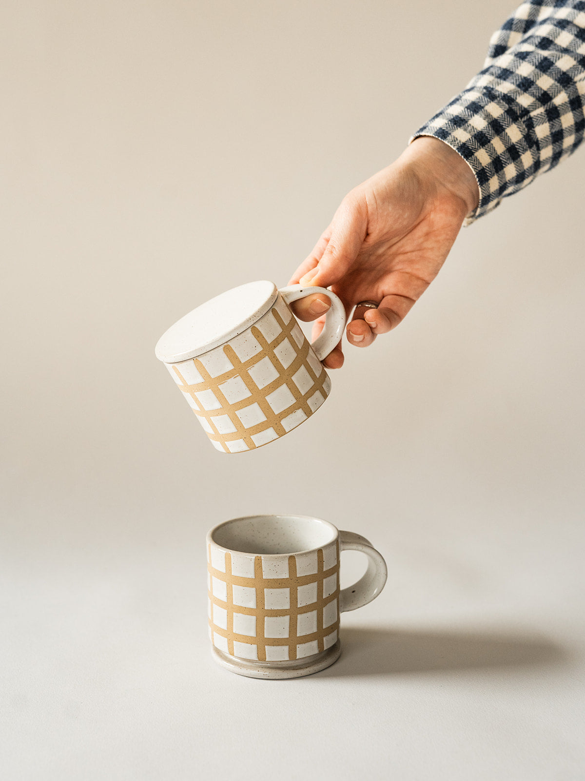 Speckle Grid Mug with Lid S2