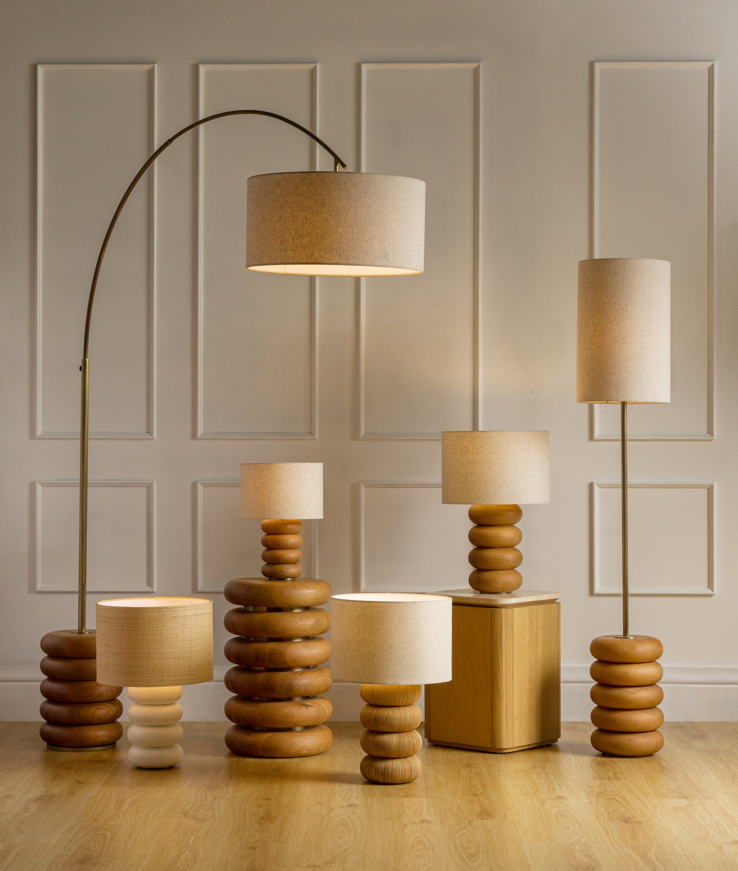 Sandia Oak Wood Table Lamp