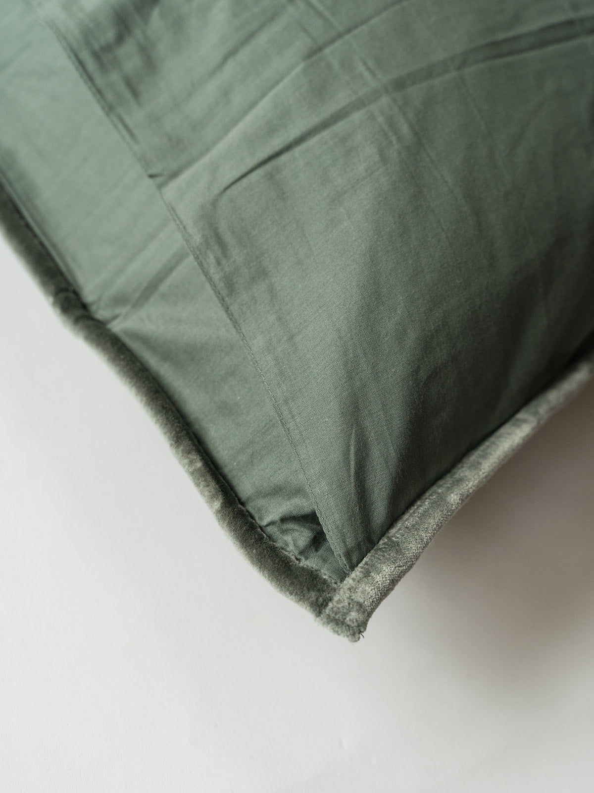Channel Grid Velvet Shams S/2